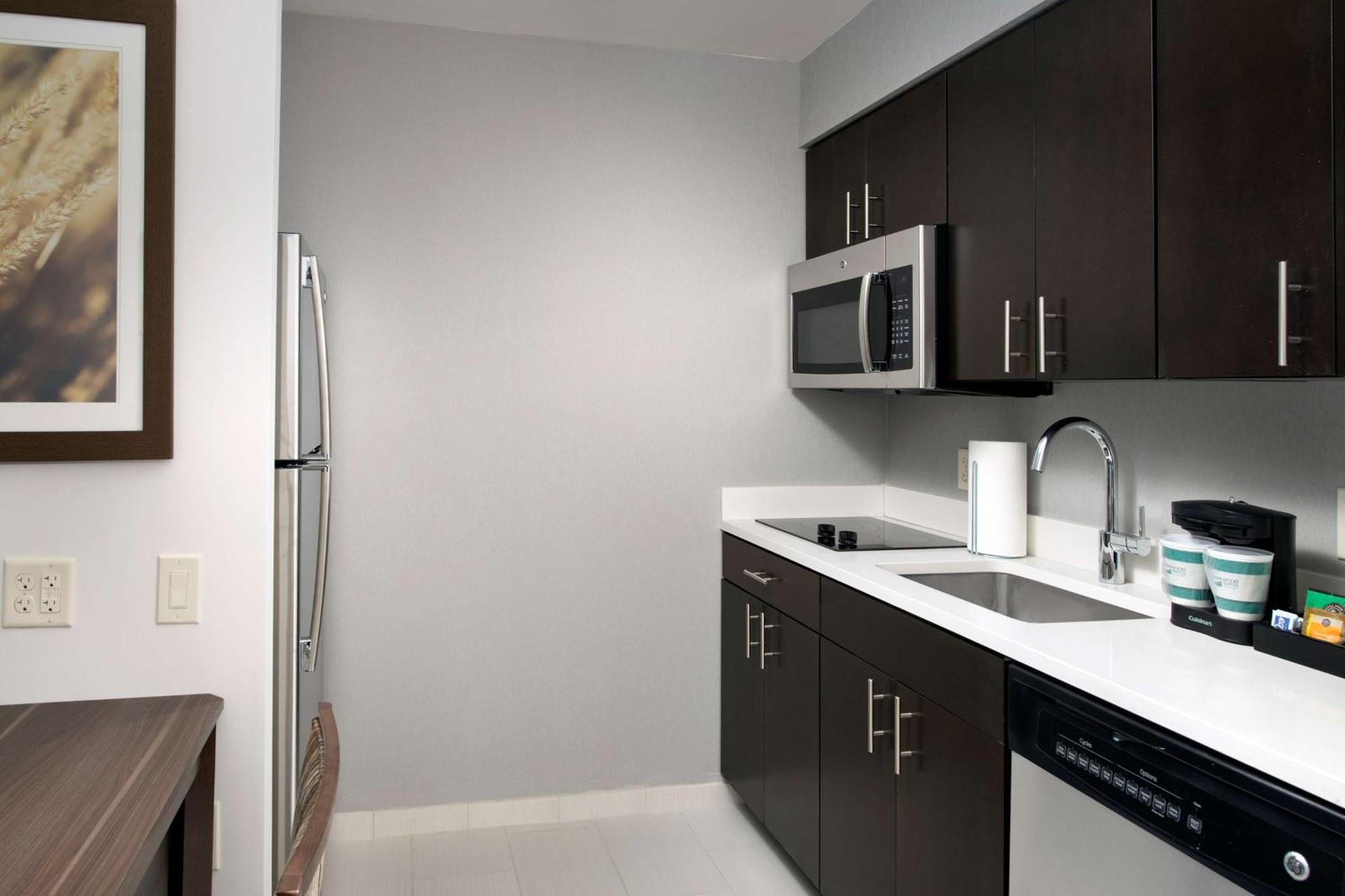 Homewood Suites By Hilton Kansas City Speedway Buitenkant foto