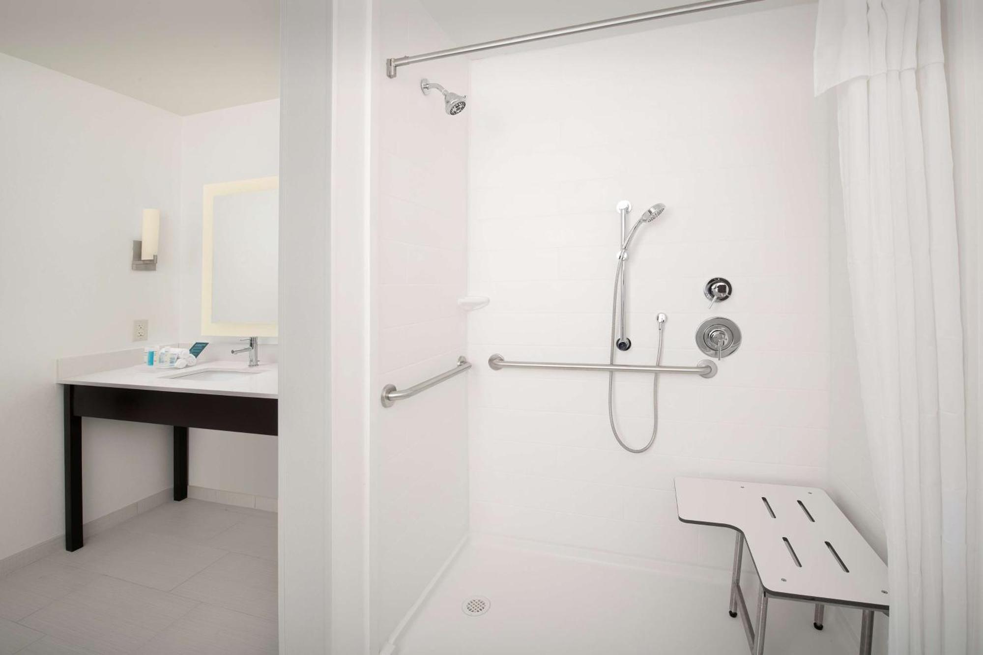 Homewood Suites By Hilton Kansas City Speedway Buitenkant foto
