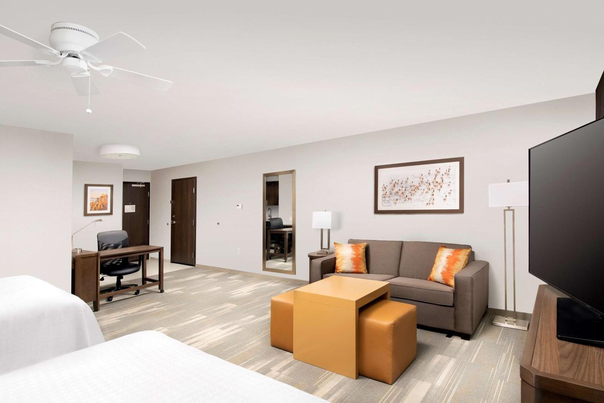 Homewood Suites By Hilton Kansas City Speedway Buitenkant foto
