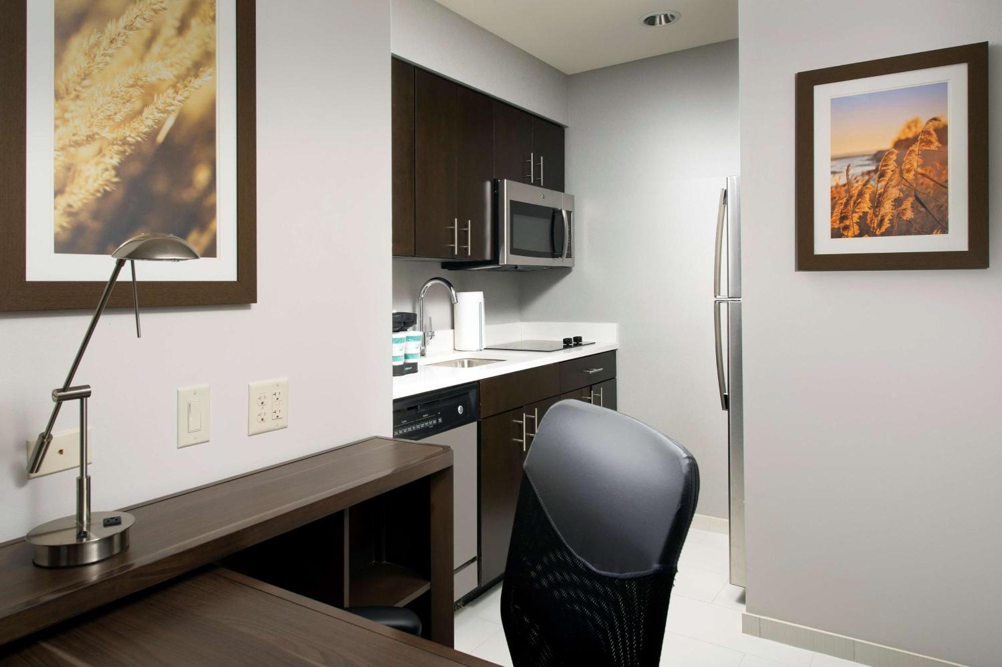 Homewood Suites By Hilton Kansas City Speedway Buitenkant foto