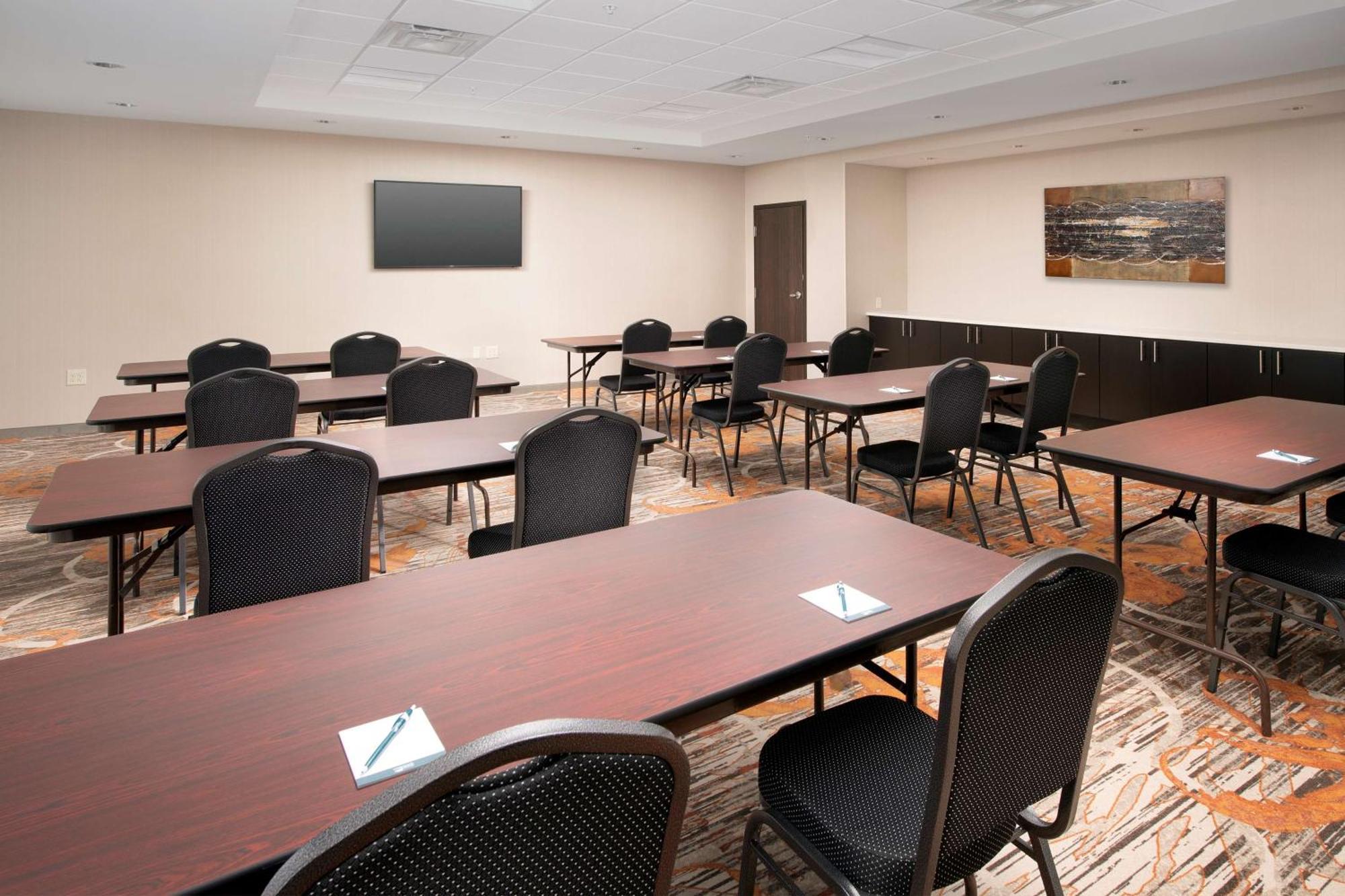 Homewood Suites By Hilton Kansas City Speedway Buitenkant foto